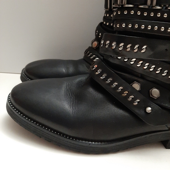 L.A.M.B. Tessa Moto Short Ankle Stud Boots Slip-On Genuine Leather Black Sz 6 M - Picture 10 of 16